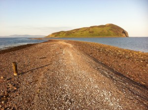 The tidal causeway to Davaar Island