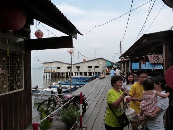 Chinese floating villages or clan jetties